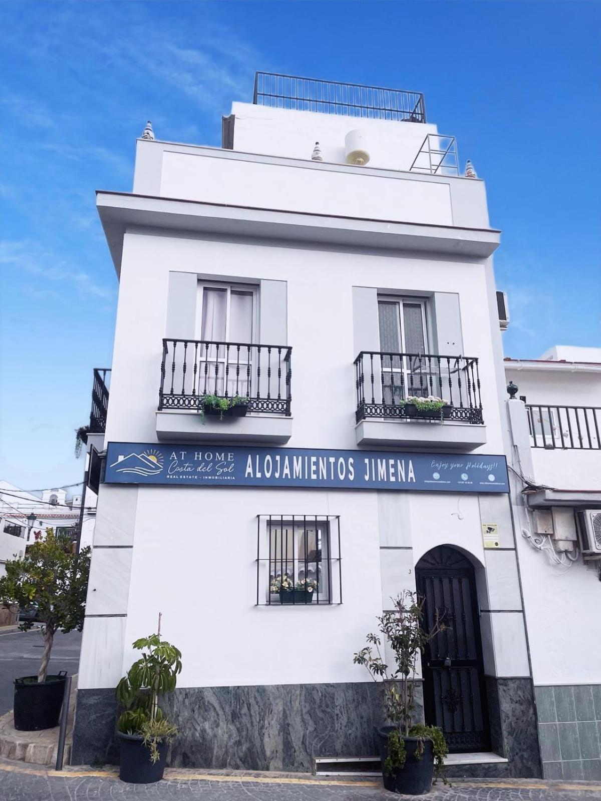Estudio Jimena Burriana En El Centro De Nerja Exterior foto