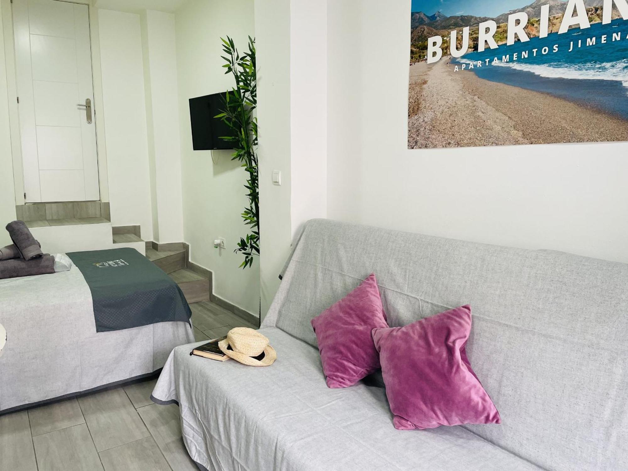 Estudio Jimena Burriana En El Centro De Nerja Exterior foto