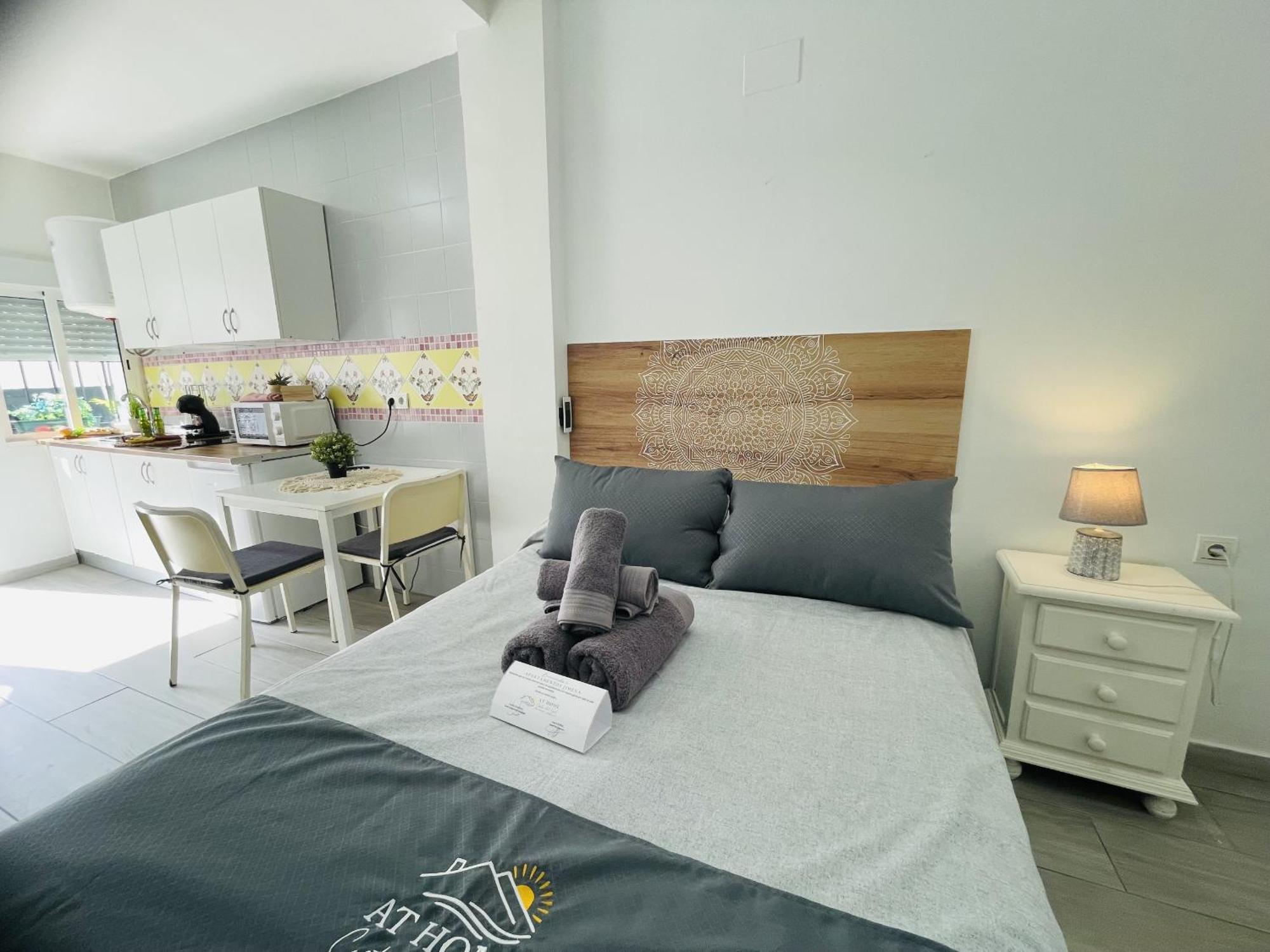 Estudio Jimena Burriana En El Centro De Nerja Exterior foto