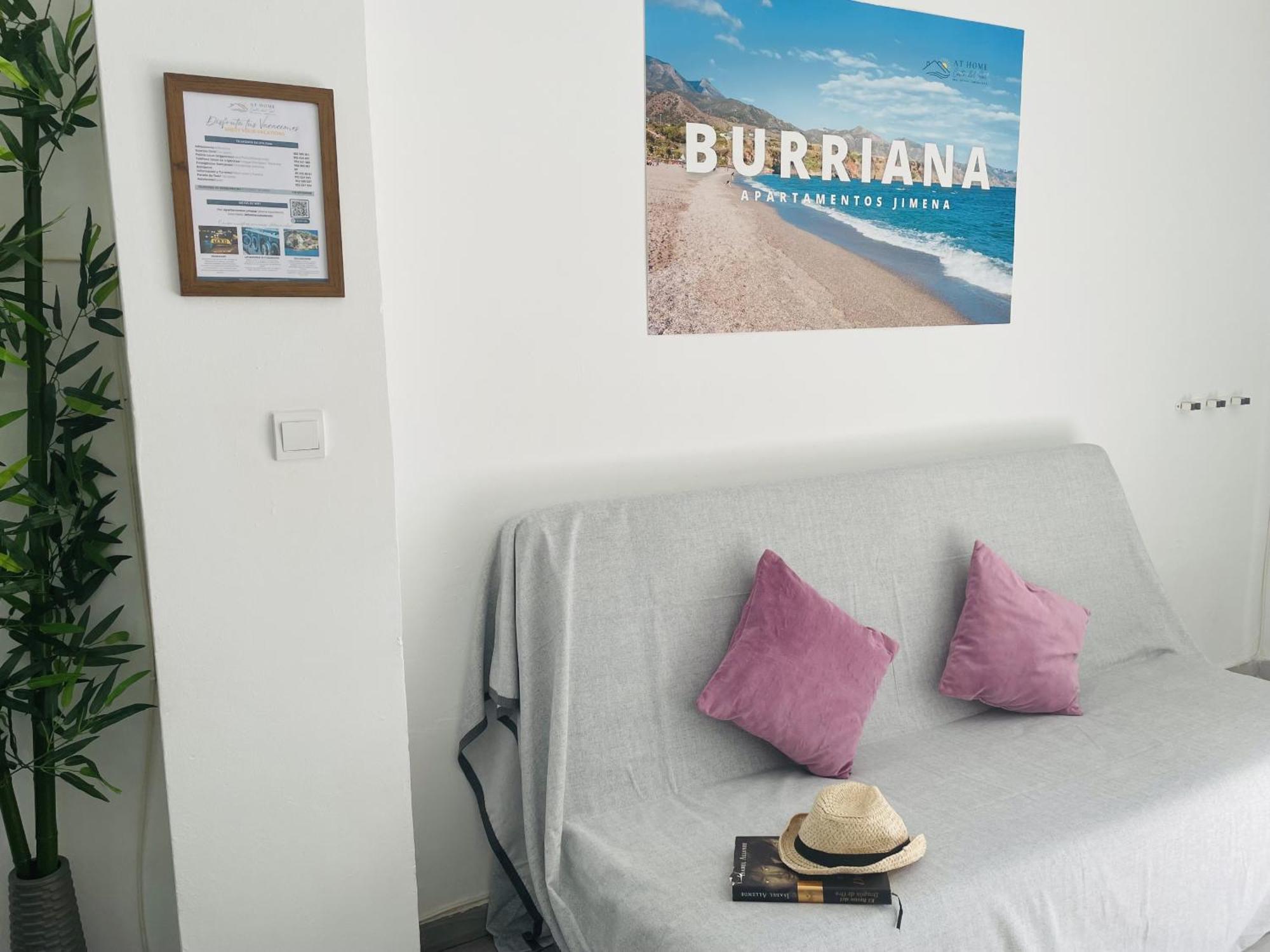 Estudio Jimena Burriana En El Centro De Nerja Exterior foto